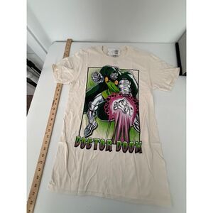 Hot topic Marvel Graphic tee S/CH